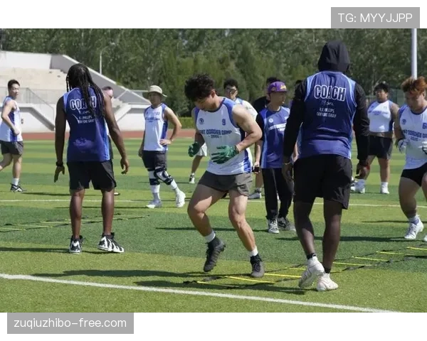 教练团队借鉴美式橄榄球 定位球战术趋向工业化精密设计